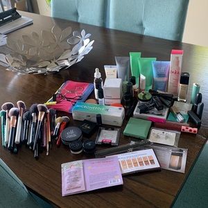 Beauty Lot * Lululemon Nars Mac Charlotte Tilbury Marc Jacobs & Much More *